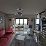 아파트 Avec Vue Exceptionnelle Dans De Standing, Au Calme, Avec Piscine 망들리유 라 나플