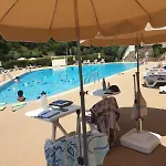 Avec Vue Exceptionnelle Dans De Standing, Au Calme, Avec Piscine * 망들리유 라 나플