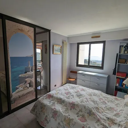 Avec Vue Exceptionnelle Dans De Standing, Au Calme, Avec Piscine Apartment *