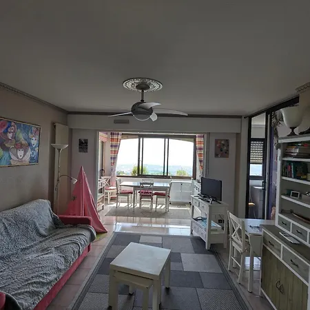 아파트 Avec Vue Exceptionnelle Dans De Standing, Au Calme, Avec Piscine *