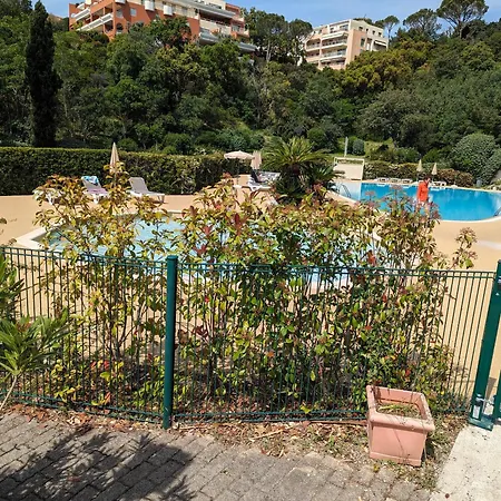 Apartment Avec Vue Exceptionnelle Dans De Standing, Au Calme, Avec Piscine